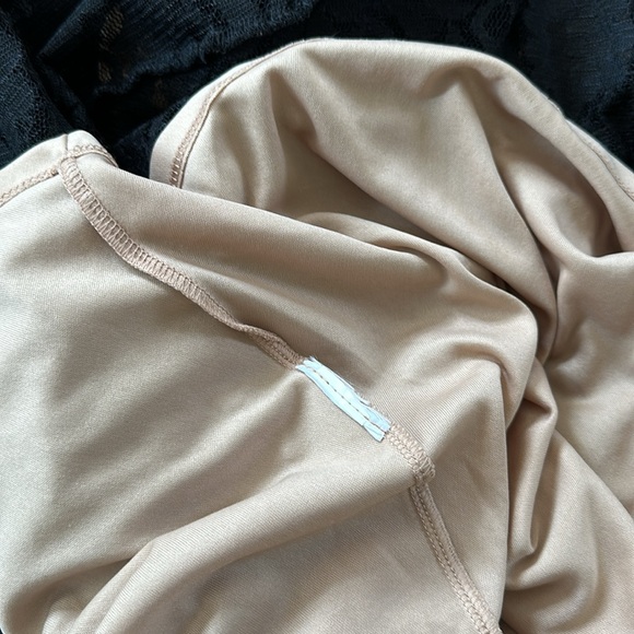 BCBG LACE - Picture 6 of 10